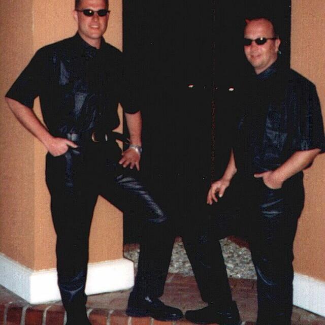 MEN_IN_BLACK